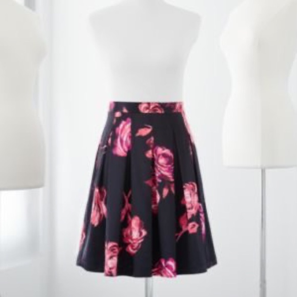 New York & company Eva Mendes black/floral skirt